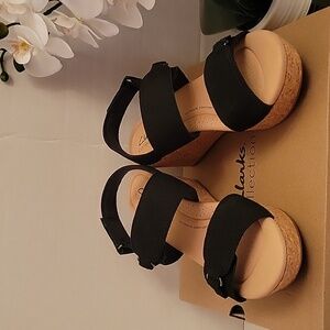 Clark's Women's Rose Lane Wedge Sandals,Black and Tan, 9.5 Wide